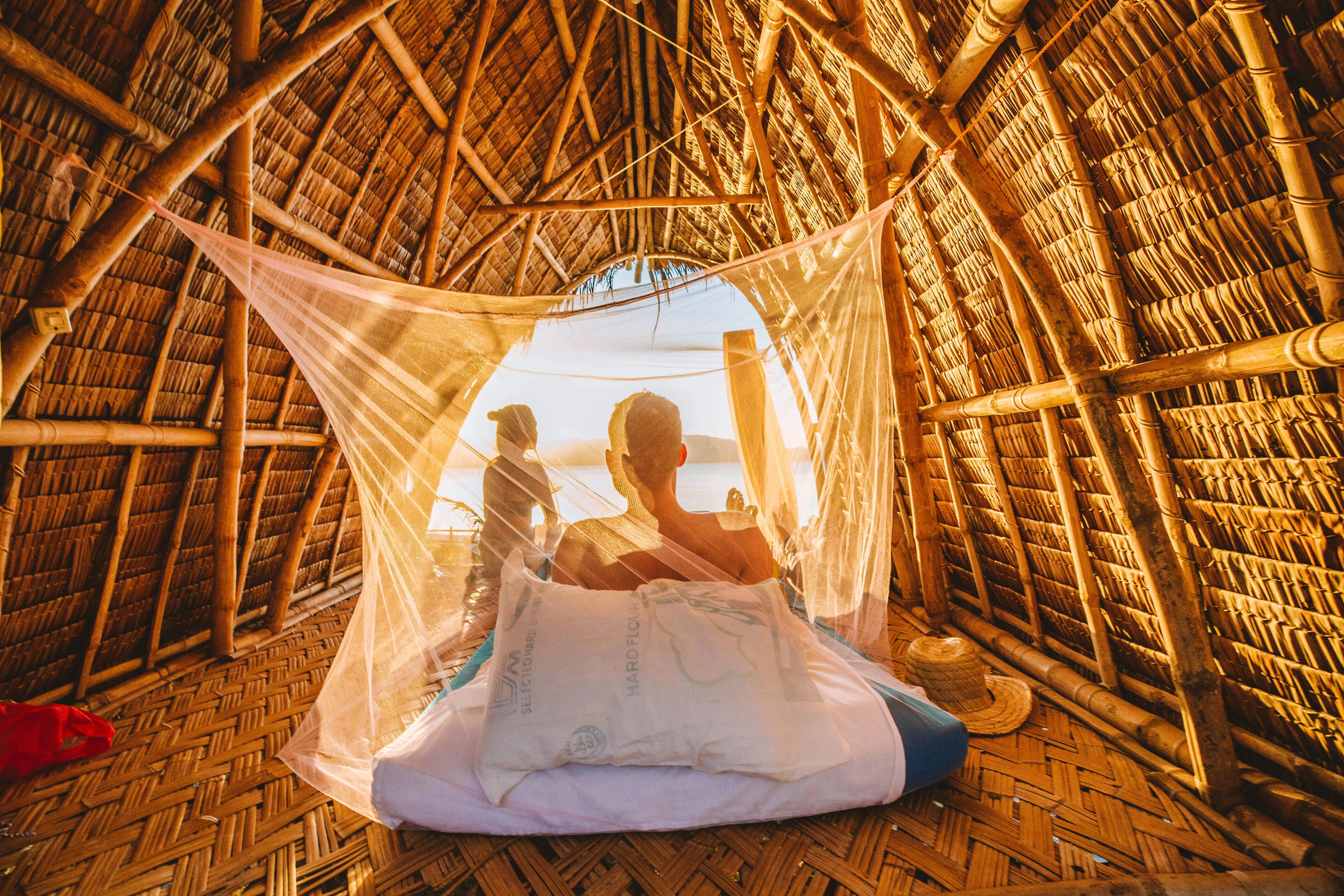 Days unfold slowly but richly. Exploring, snorkelling, fishing with the crew, sharing home-cooked feasts with new friends. This is adventure at its most raw. There are no chef whites and no fancy kitchens: just a small galley, one cook, a few essentials, and whatever we can catch or collect along the way. At our island stopovers, local families supply us with green papaya, crab or fresh lato (seaweed), and other island staples. A true taste of Palawan life.